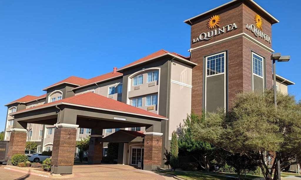 La Quinta Inn & Suites by Wyndham Fort Worth NE Mall