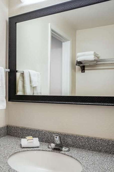 Hotel La Quinta Inn by Wyndham Oshkosh photo 5