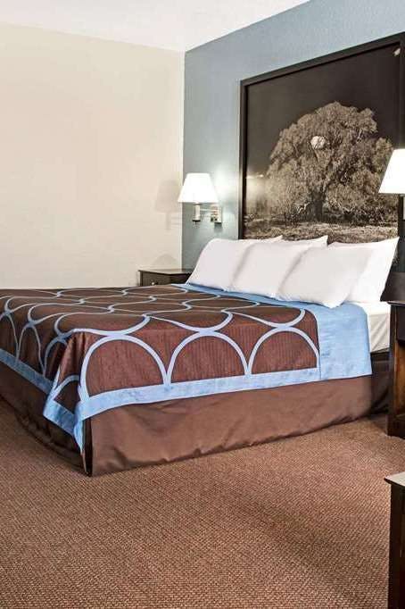 Hotel Super 8 by Wyndham Houston/Brookhollow NW photo 1