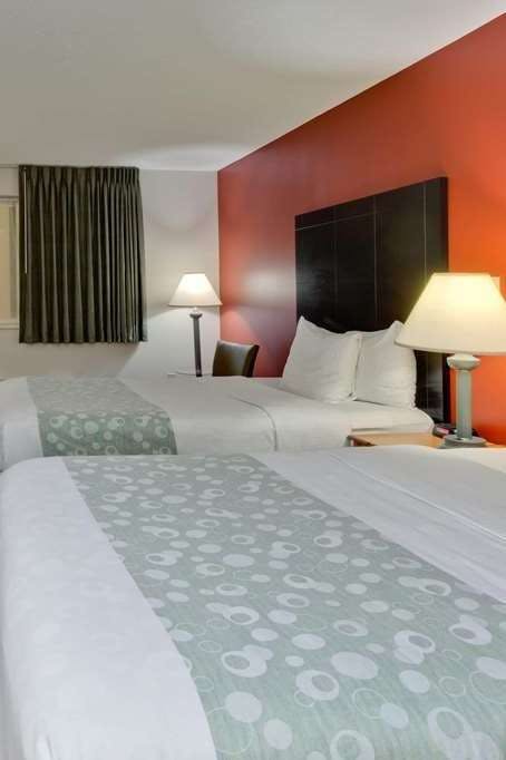 Hotel La Quinta Inn by Wyndham Tampa Near Busch Gardens photo 1