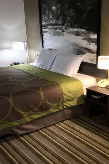 Hotel Super 8 by Wyndham Blackfoot photo 1