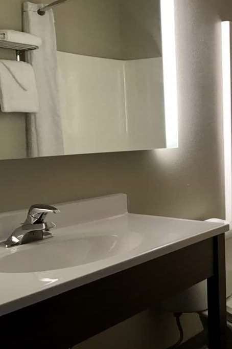 Hotel Super 8 by Wyndham Blackfoot photo 4