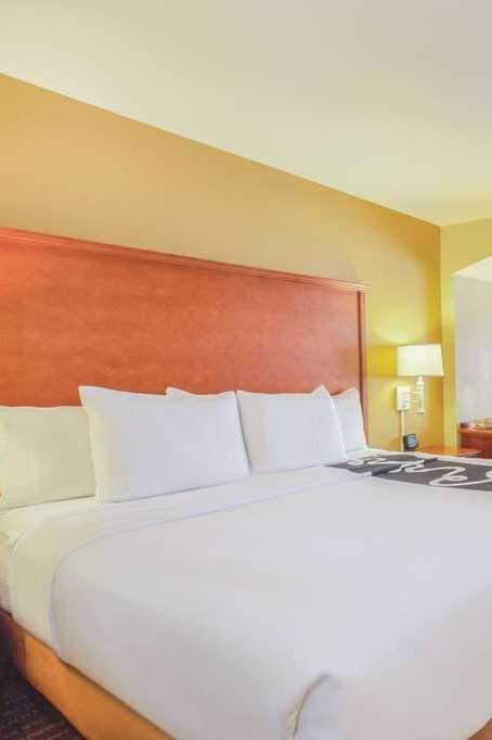 Hotel La Quinta Inn Ste Bentonville photo 1