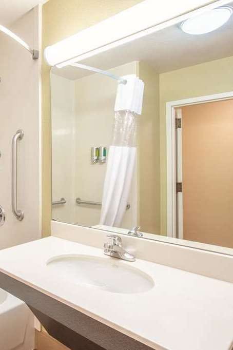 Hotel La Quinta Inn Ste Bentonville photo 5