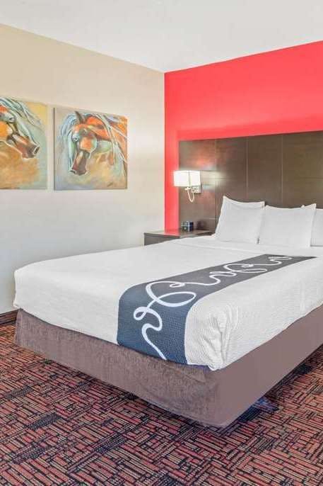 Hotel La Quinta Inn & Suites by Wyndham Elk City photo 2