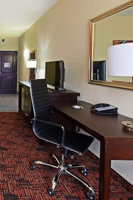 Hotel La Quinta Inn & Suites by Wyndham Elk City photo 5