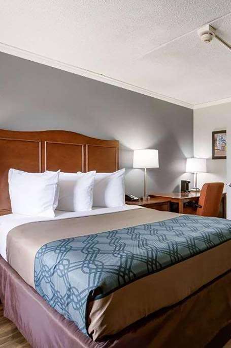 Travelodge by Wyndham Canton/Livonia Area, MI