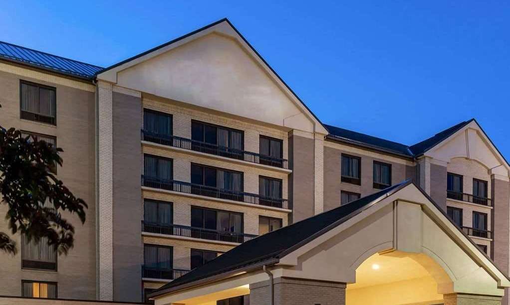 WY Garden Kansas City Airport