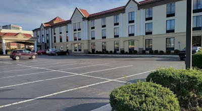Wingate by Wyndham Greensboro/Coliseum