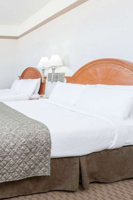 Hotel Ramada Edmonton South photo 1