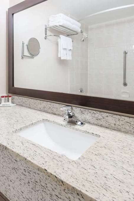 Hotel Ramada Edmonton South photo 3