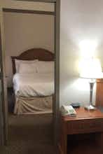 Hotel Ramada Edmonton South photo 2