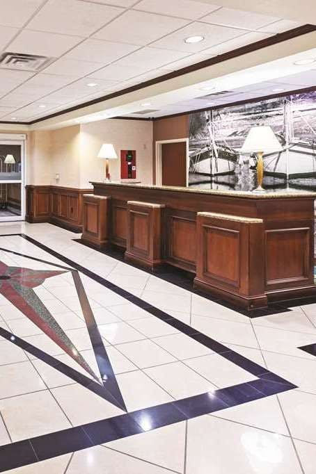 Hotel La Quinta Inn & Suites by Wyndham Corpus Christi-N Padre Isl photo 5