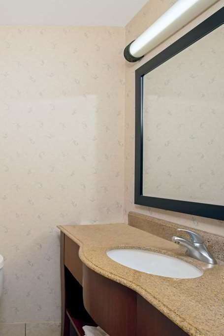 Hotel La Quinta Inn & Suites by Wyndham Corpus Christi-N Padre Isl photo 4