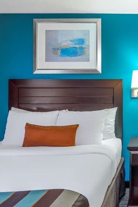 Hotel Wingate by Wyndham St. George photo 2