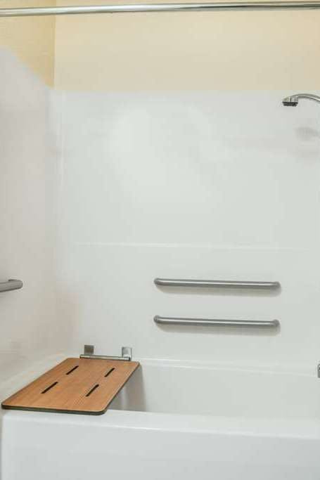 Hotel Microtel Inn & Suites by Wyndham Tomah photo 5