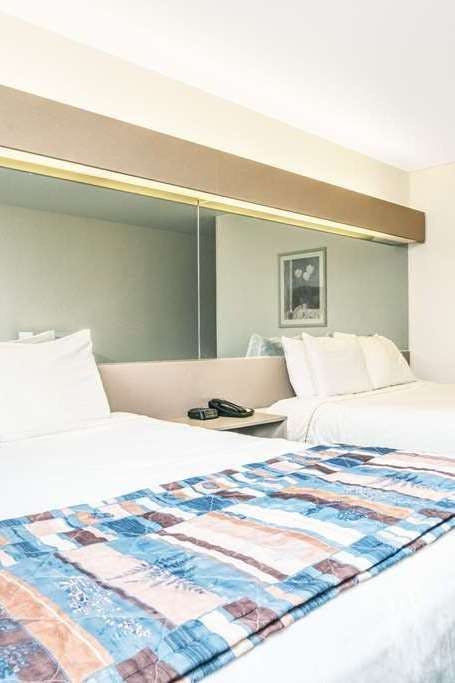 Hotel Microtel Inn & Suites by Wyndham Tomah photo 2