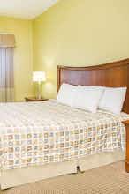 Hotel Days Inn and Suites Swainsboro photo 2