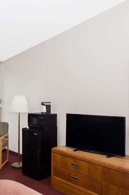 Hotel Howard Johnson Vero Beach Dtn photo 3