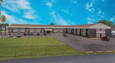 Super 8 by Wyndham South Holland