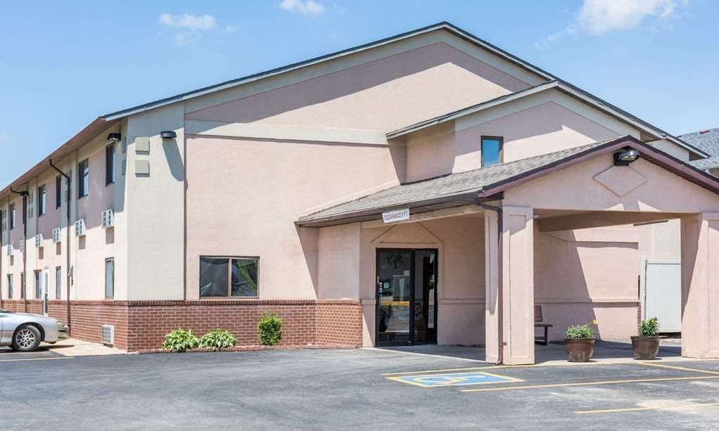 Super 8 by Wyndham Osceola IA