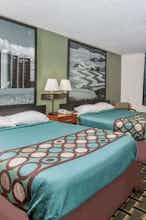 Hotel Super 8 by Wyndham Osceola IA photo 1