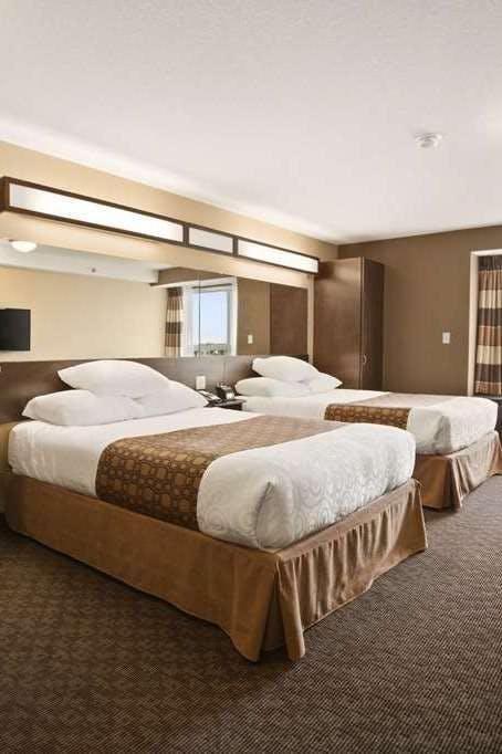 Hotel Microtel Blackfalds Red Deer N photo 3