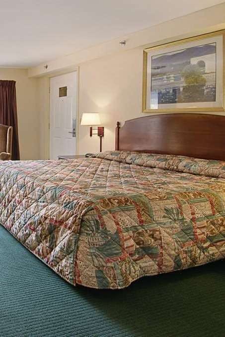 Hotel Howard Johnson by Wyndham Williamstown photo 3