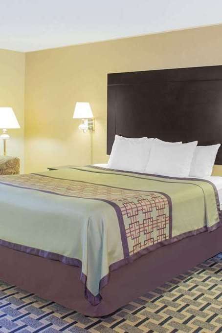 Hotel Days Inn by Wyndham Andalusia photo 1