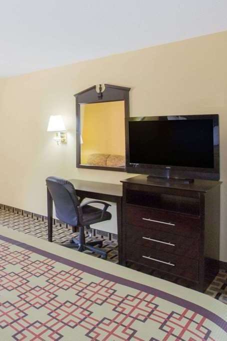 Hotel Days Inn by Wyndham Andalusia photo 4