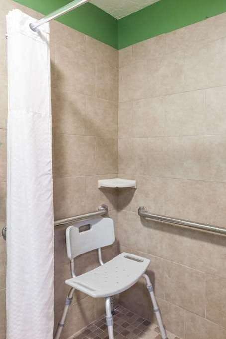 Hotel Super 8 by Wyndham Chickasha photo 5