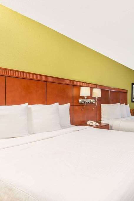 Hotel Days Inn Knoxville East photo 1