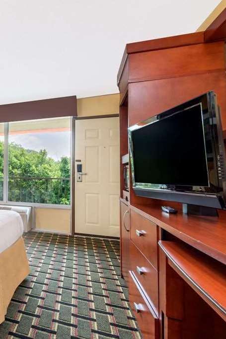 Hotel Days Inn Knoxville East photo 4