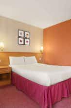 Hotel Days Inn Stevenage North photo 1