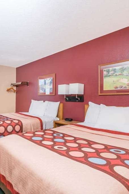 Hotel Super 8 by Wyndham Baxter/Brainerd Area photo 2