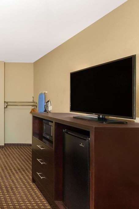 Hotel Days Inn by Wyndham San Jose Airport photo 3
