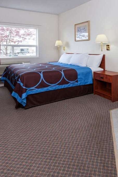 Hotel Super 8 by Wyndham Edmonton/West photo 3