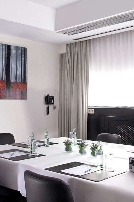 Hotel Wyndham Stuttgart Airport Messe photo 2