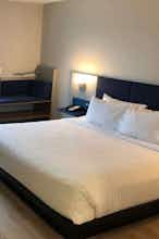 Hotel Microtel Inn & Suites by Wyndham Hot Springs photo 3