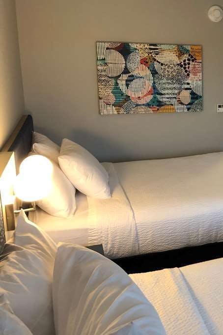 Hotel Microtel Inn & Suites by Wyndham Hot Springs photo 2