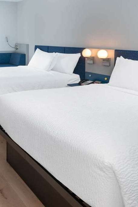 Hotel Microtel Inn & Suites by Wyndham Hot Springs photo 4