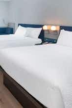 Hotel Microtel Inn & Suites by Wyndham Hot Springs photo 4