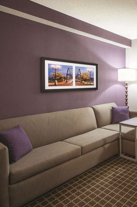 Hotel La Quinta Inn & Suites by Wyndham Mechanicsburg - Harrisburg photo 4