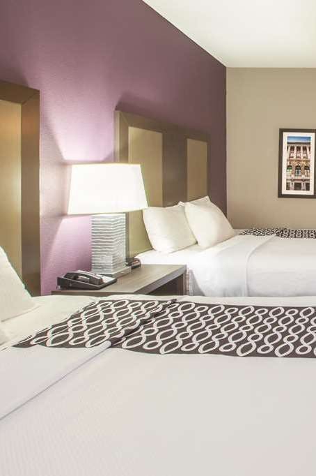 Hotel La Quinta Inn & Suites by Wyndham Mechanicsburg - Harrisburg photo 1