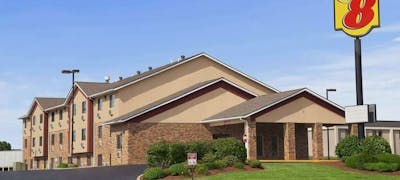 Super 8 Collinsville St. Louis