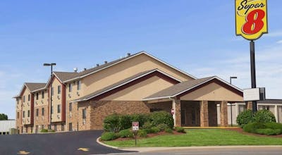 Super 8 by Wyndham Collinsville St. Louis