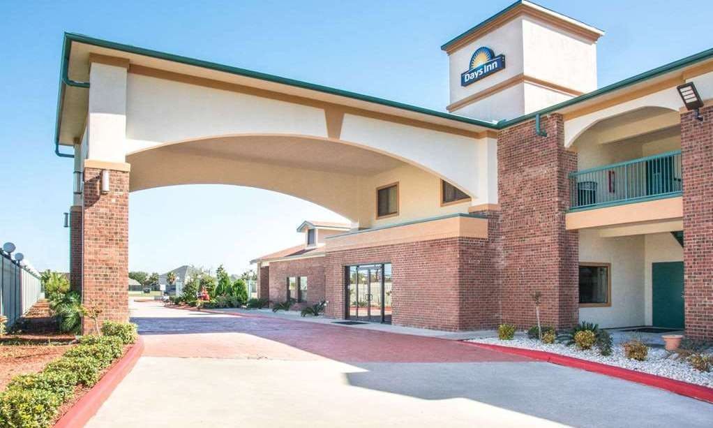 Days Inn by Wyndham Baytown East