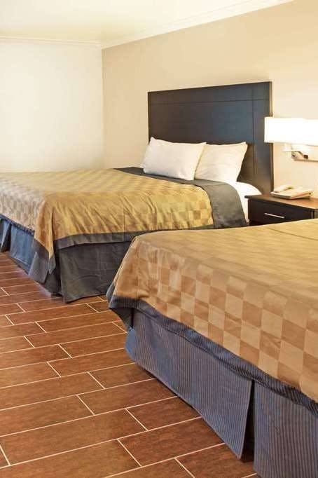 Hotel Travelodge by Wyndham Sunset-Huntington Beach Ocean Front photo 3