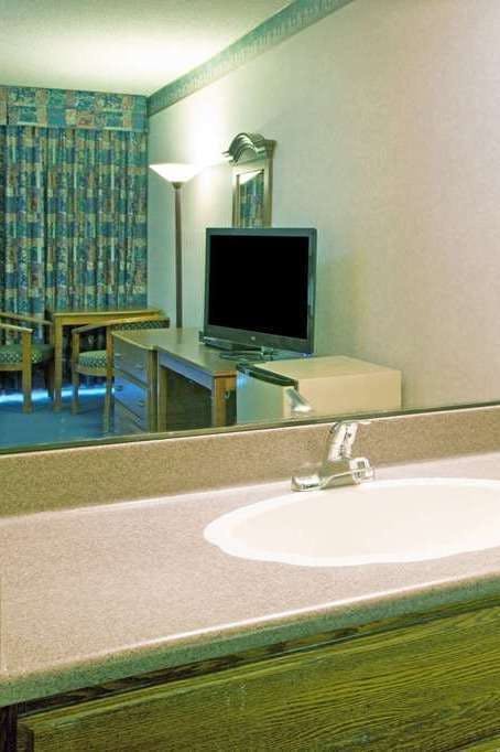 Hotel Travelodge by Wyndham Sunset-Huntington Beach Ocean Front photo 5