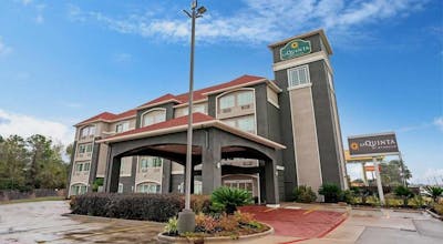 La Quinta Inn & Suites by Wyndham Houston - Magnolia